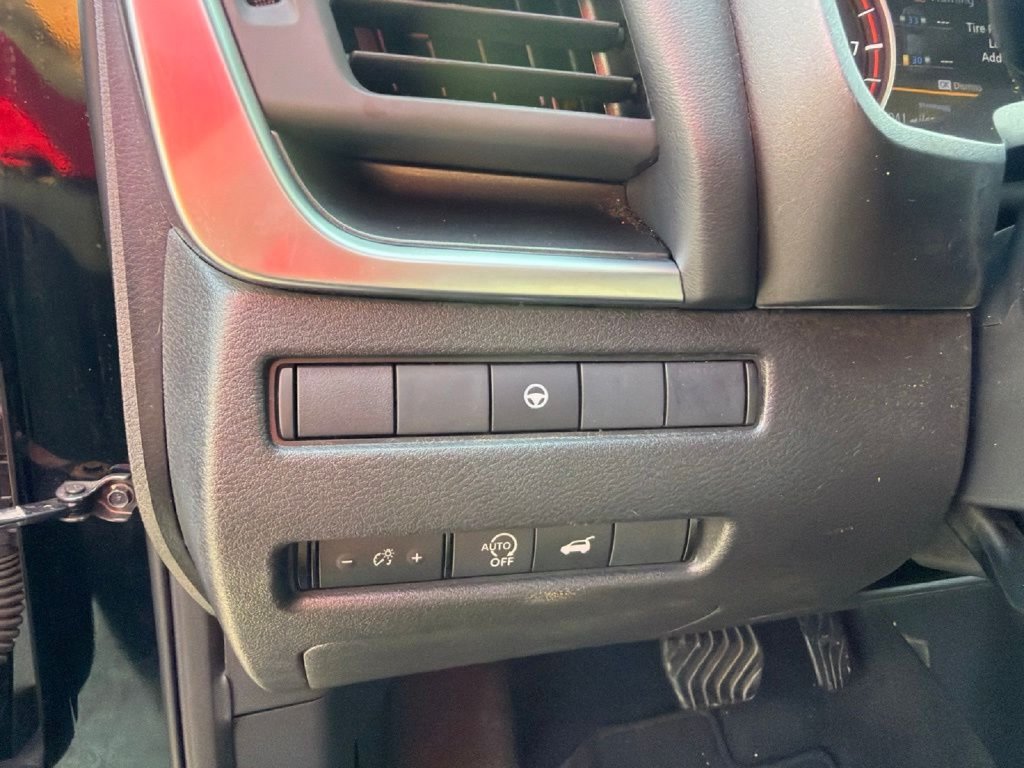 Used 2024 Nissan Rogue SV FWD image 21