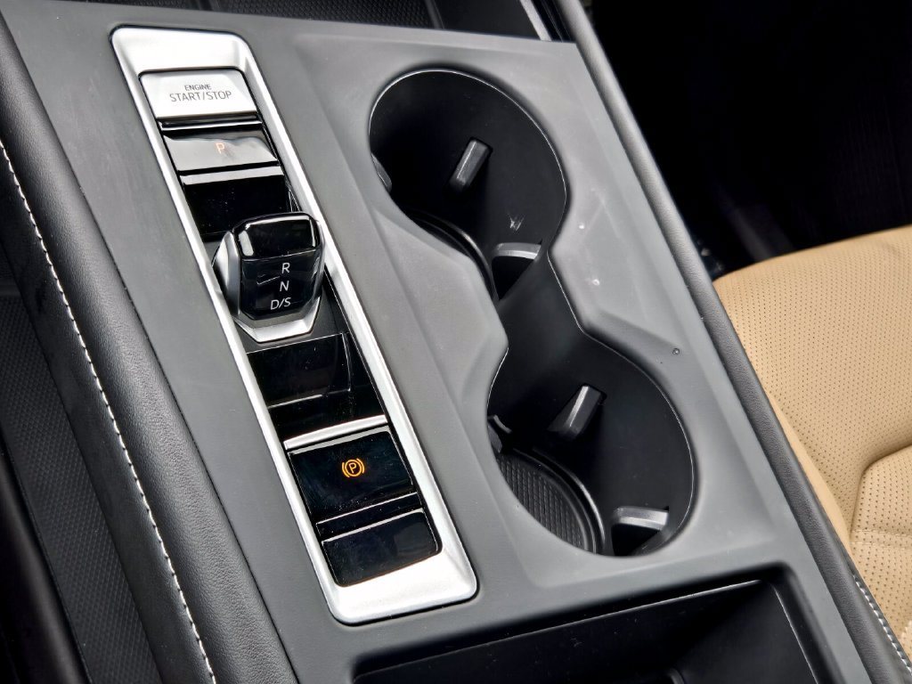 Certified 2024 Volkswagen Atlas Cross Sport SE FWD image 19