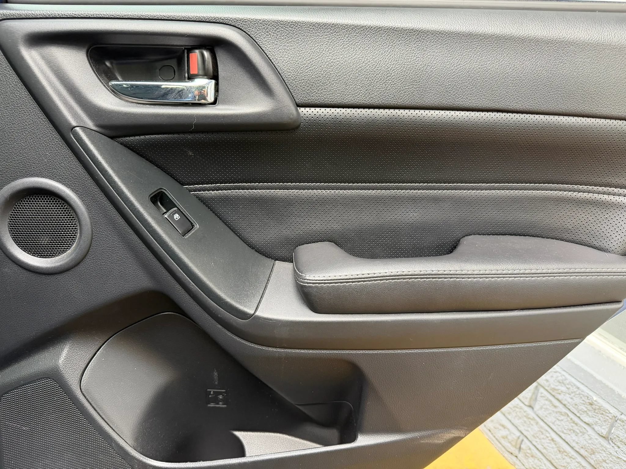 Used 2017 Subaru Forester 2.5i Touring AWD/4WD image 8