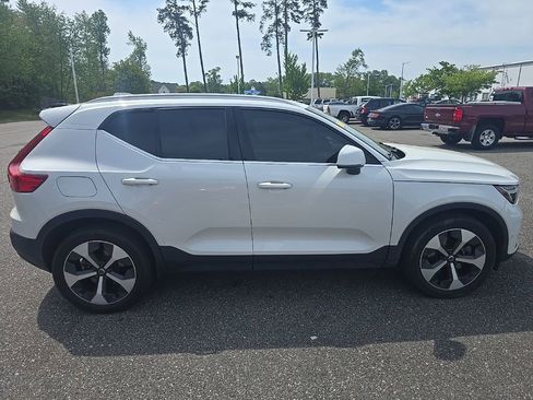 Used 2023 Volvo XC40 B5 Plus w/ Driver Assist Package image 4