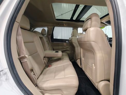 Used 2014 Jeep Grand Cherokee Limited w/ Luxury Group II AWD/4WD image 23