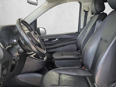 Used 2016 Mercedes-Benz Metris Passenger image 15