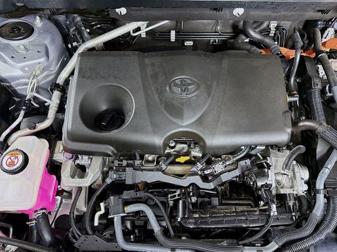 Used 2022 Toyota RAV4 LE image 38