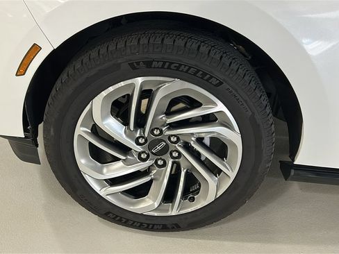 Used 2026 Lincoln Navigator L Reserve AWD/4WD image 8