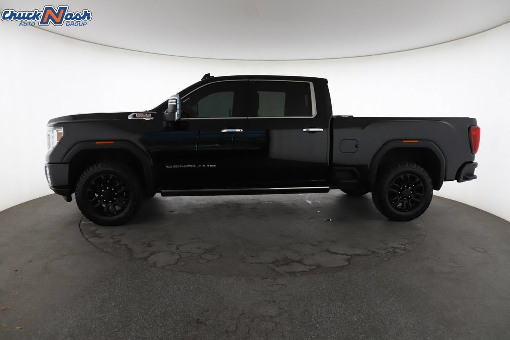 Used 2022 GMC Sierra 2500 Denali w/ Denali Black Diamond Edition AWD/4WD image 7