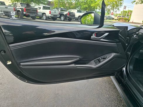 Used 2025 MAZDA MX-5 Miata RF Grand Touring RWD image 15