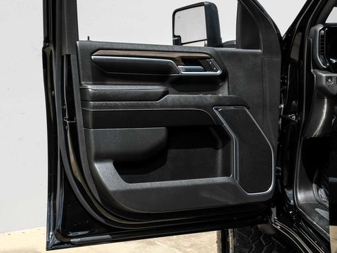 Used 2024 Chevrolet Silverado 2500 LT w/ Midnight Edition image 42