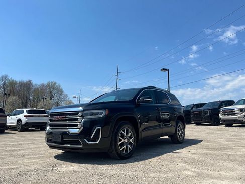 Used 2023 GMC Acadia SLT AWD/4WD image 2