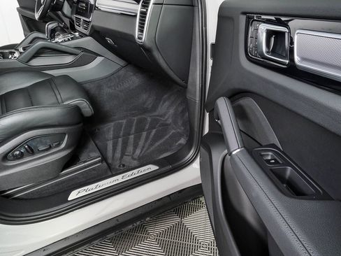 Certified 2022 Porsche Cayenne AWD/4WD image 26