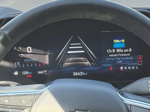 Used 2025 Chevrolet Equinox LT AWD/4WD image 36