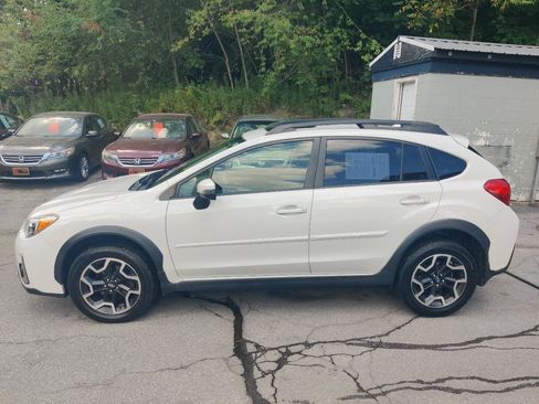 Used 2016 Subaru Crosstrek 2.0i Limited AWD/4WD image 3