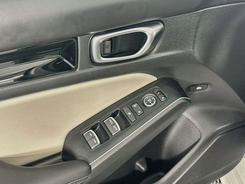 Used 2022 Honda Civic Touring image 15