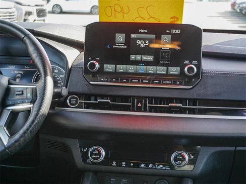 Used 2024 Mitsubishi Outlander SE image 15