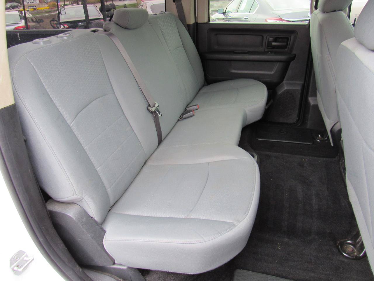 Used 2020 RAM 1500 Tradesman w/ Chrome Appearance Group RWD image 27