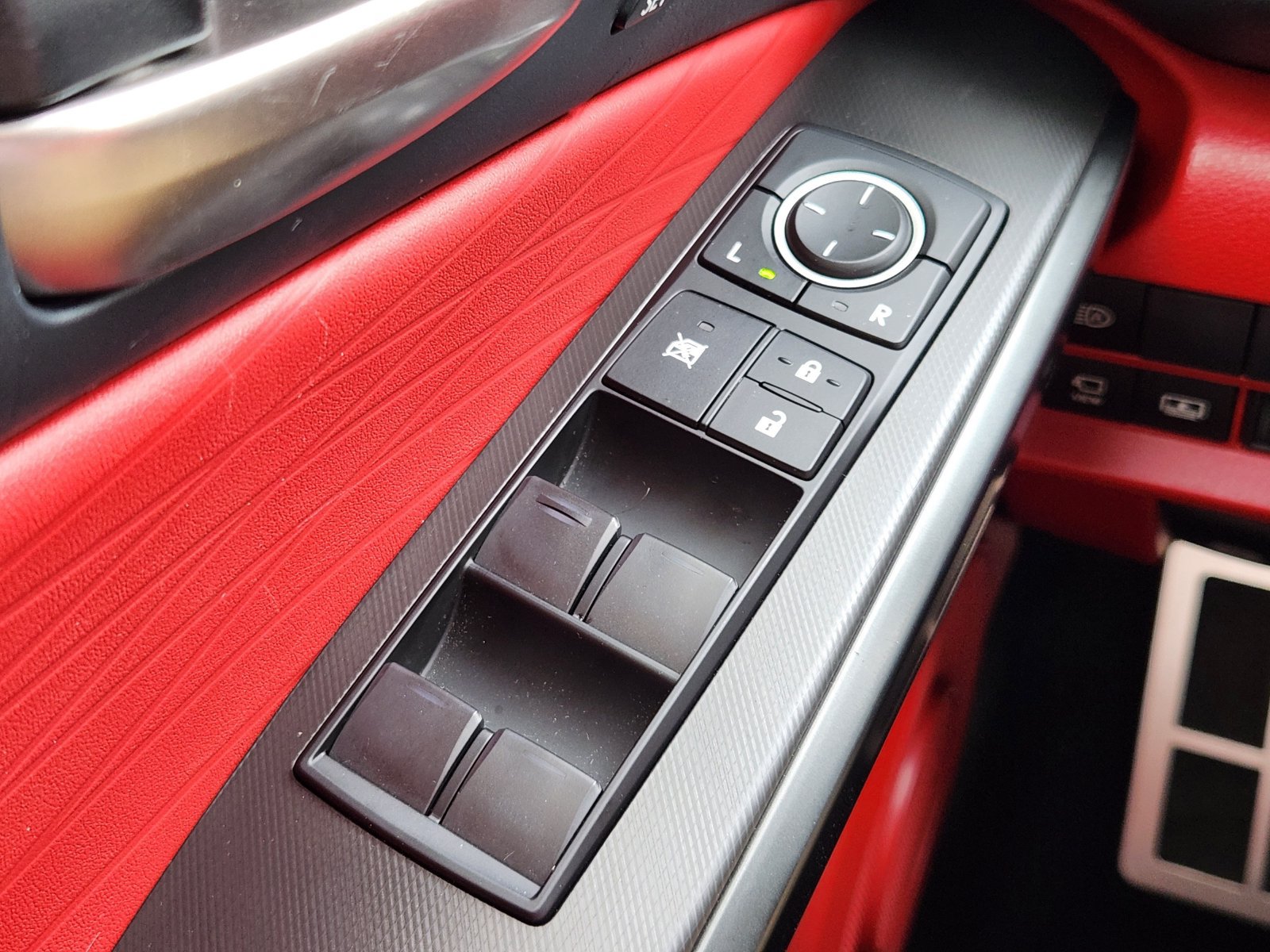 Used 2023 Lexus IS 350 F Sport RWD image 33