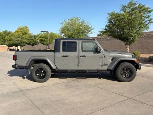 Certified 2021 Jeep Gladiator Willys image 3