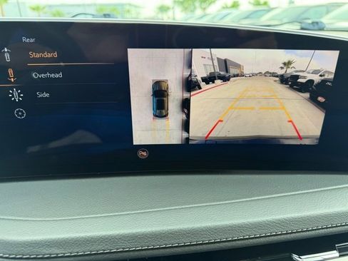 Used 2025 Cadillac XT4 Premium Luxury image 13