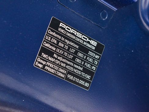 Used 2023 Porsche Macan image 27