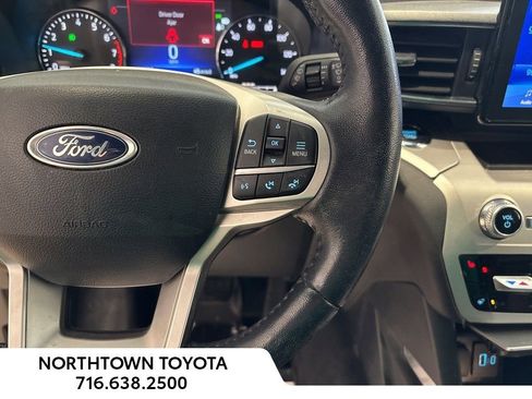 Used 2022 Ford Explorer XLT w/ Equipment Group 202A image 11