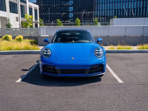 Certified 2025 Porsche 911 Carrera RWD image 6