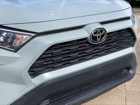 Used 2021 Toyota RAV4 XLE Premium image 32