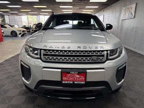 Used 2018 Land Rover Range Rover Evoque SE Dynamic image 7