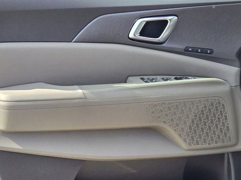 New 2026 Kia Carnival EX FWD image 15