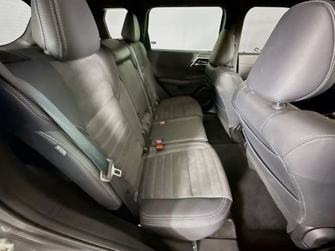 Used 2022 Mitsubishi Outlander SE image 27