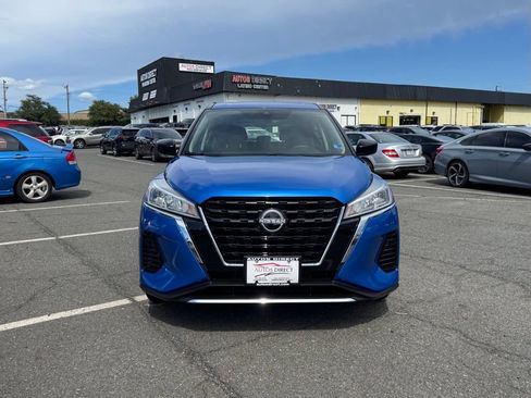 Used 2024 Nissan Kicks S w/ Interior Electronics Package FWD image 2