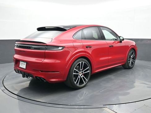 Used 2025 Porsche Cayenne GTS image 23