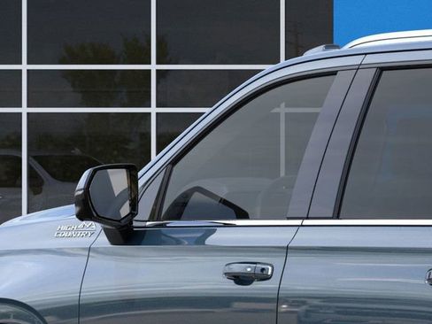 New 2026 Chevrolet Suburban High Country image 14