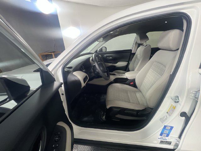 Used 2025 Honda HR-V LX image 14