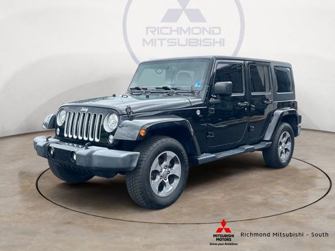 Used 2017 Jeep Wrangler Unlimited Sahara w/ Connectivity Group AWD/4WD image 7
