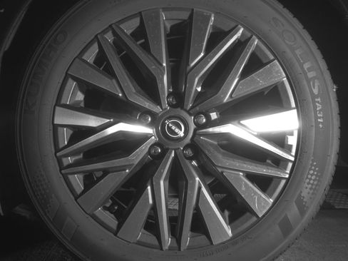 Used 2025 Nissan Altima 2.5 SV image 14