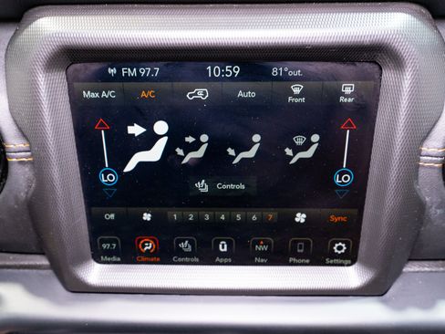 Used 2021 Jeep Wrangler Unlimited Sahara AWD/4WD image 18