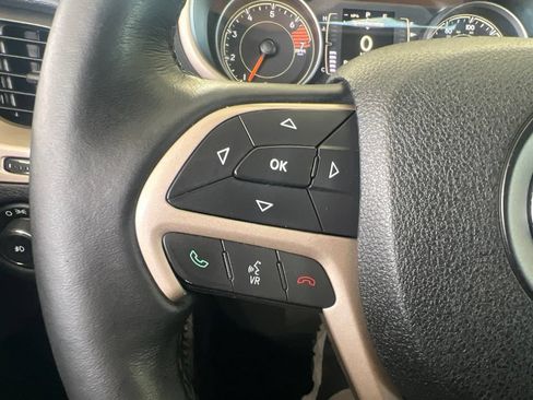 Used 2016 Jeep Cherokee Latitude w/ Cold Weather Group AWD/4WD image 54