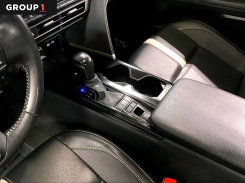 Used 2025 Toyota Camry SE FWD image 17