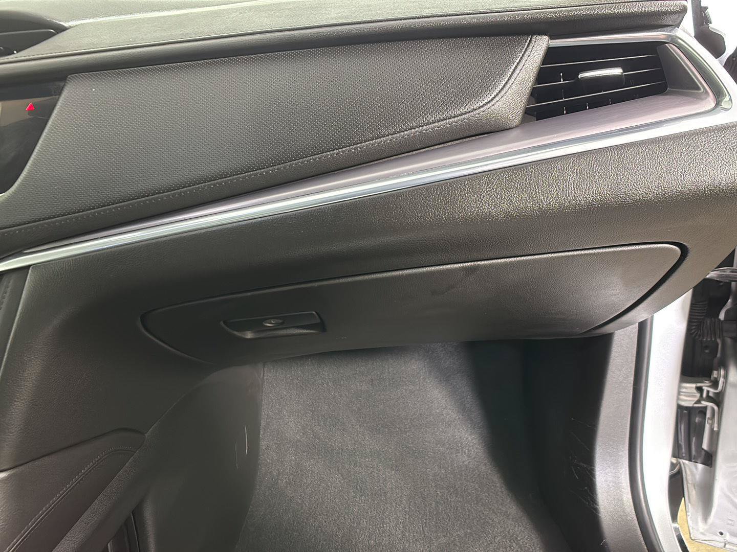 Used 2019 Cadillac XT5 Premium Luxury AWD/4WD image 14