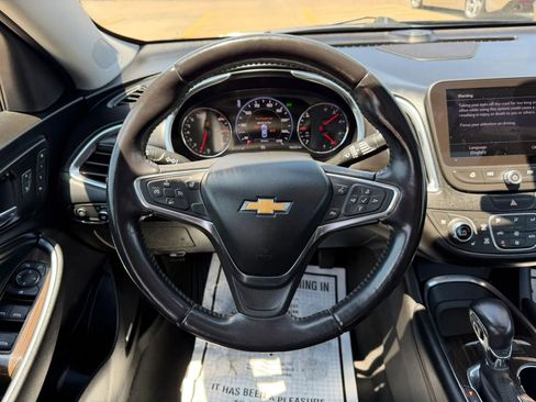 Used 2021 Chevrolet Malibu Premier FWD image 45