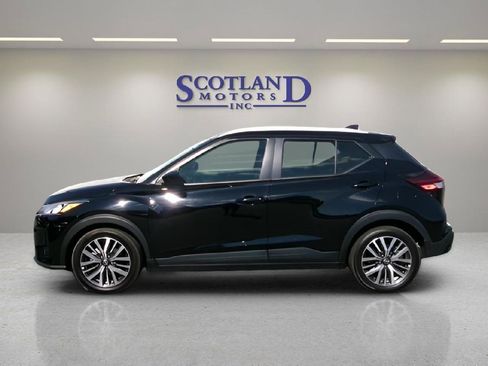 Used 2024 Nissan Kicks SV FWD image 1