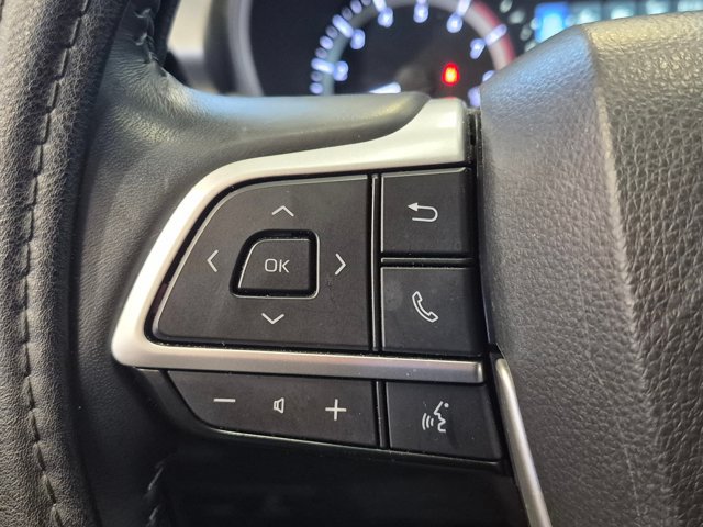Used 2024 Toyota Highlander LE FWD image 12