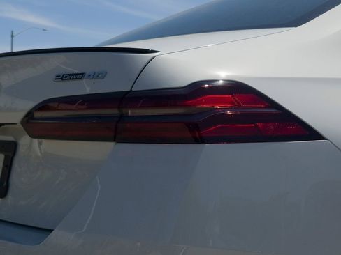 New 2026 BMW i5 eDrive40 w/ M Sport Package RWD image 5