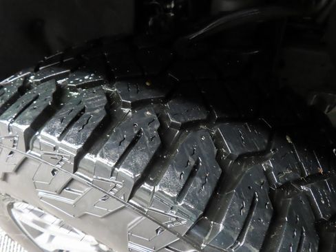 Used 2022 GMC Sierra 1500 AT4 w/ AT4 Premium Package image 7