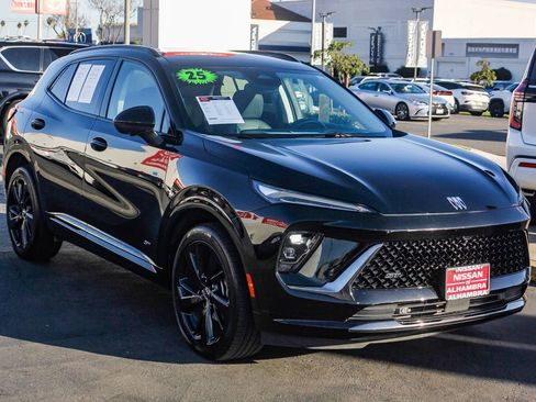 Used 2025 Buick Envision Sport Touring image 4