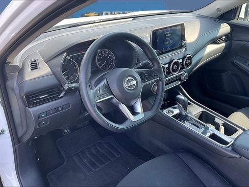 Used 2024 Nissan Sentra SV FWD image 17