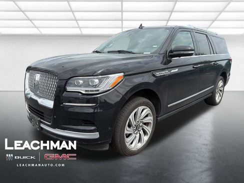 Used 2024 Lincoln Navigator L 4WD image 7