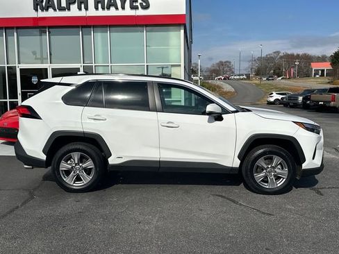 Used 2023 Toyota RAV4 XLE w/ Convenience Package image 2