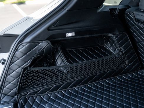 Used 2020 Porsche Cayenne Turbo image 33