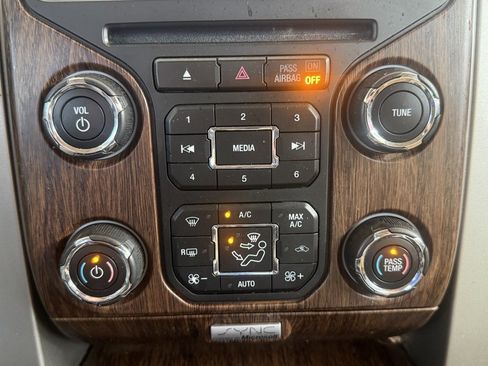 Used 2014 Ford F150 Lariat w/ Equipment Group 502A Luxury image 30