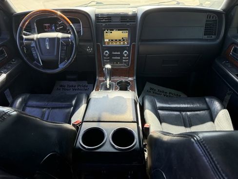 Used 2016 Lincoln Navigator L Select image 12